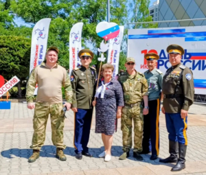 ⚡️Казаки Уссурийской станицы обеспечили порядок на Дне России в Уссурийске